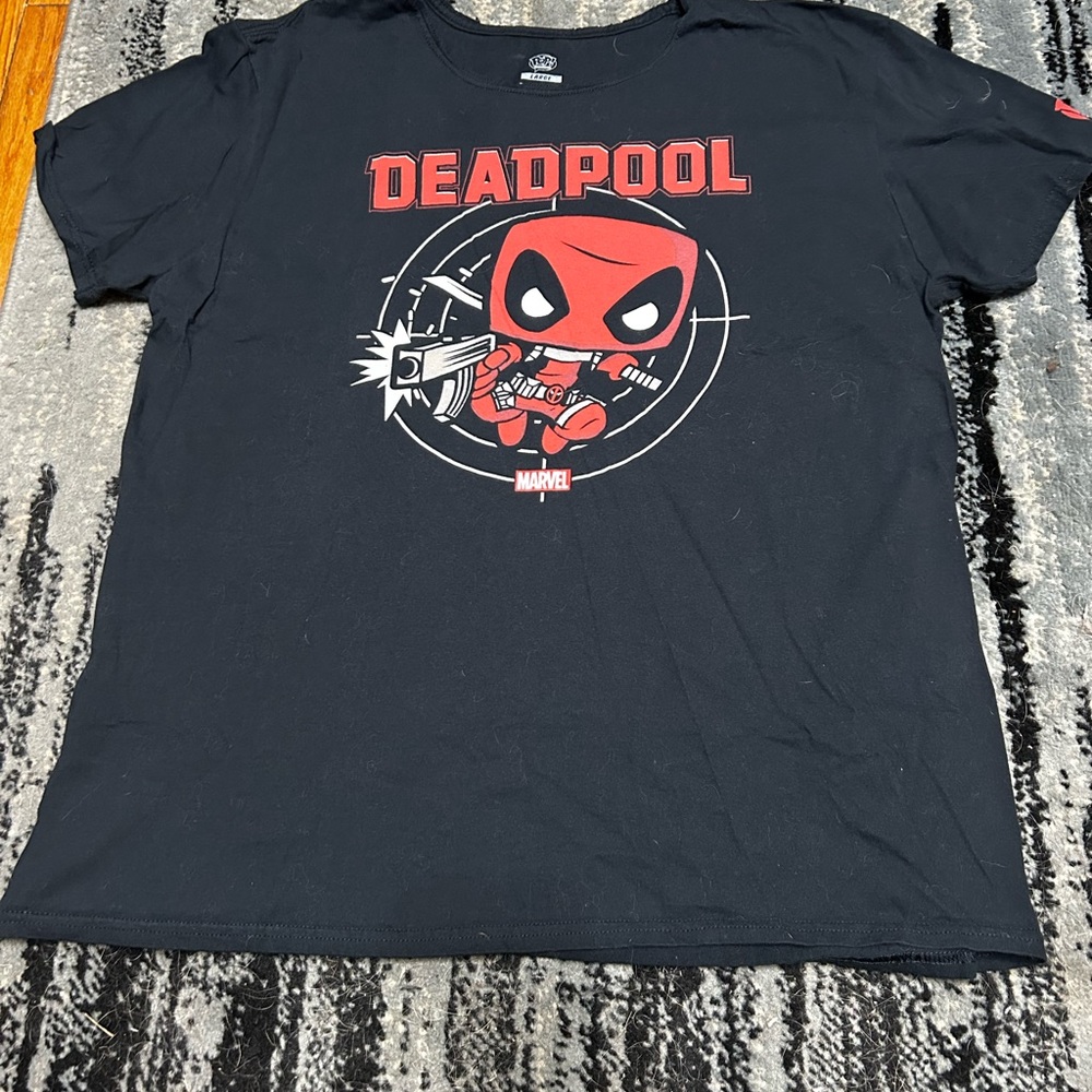 Polo Marvel Deadpool Black and Red Short Sleeve Tee size large